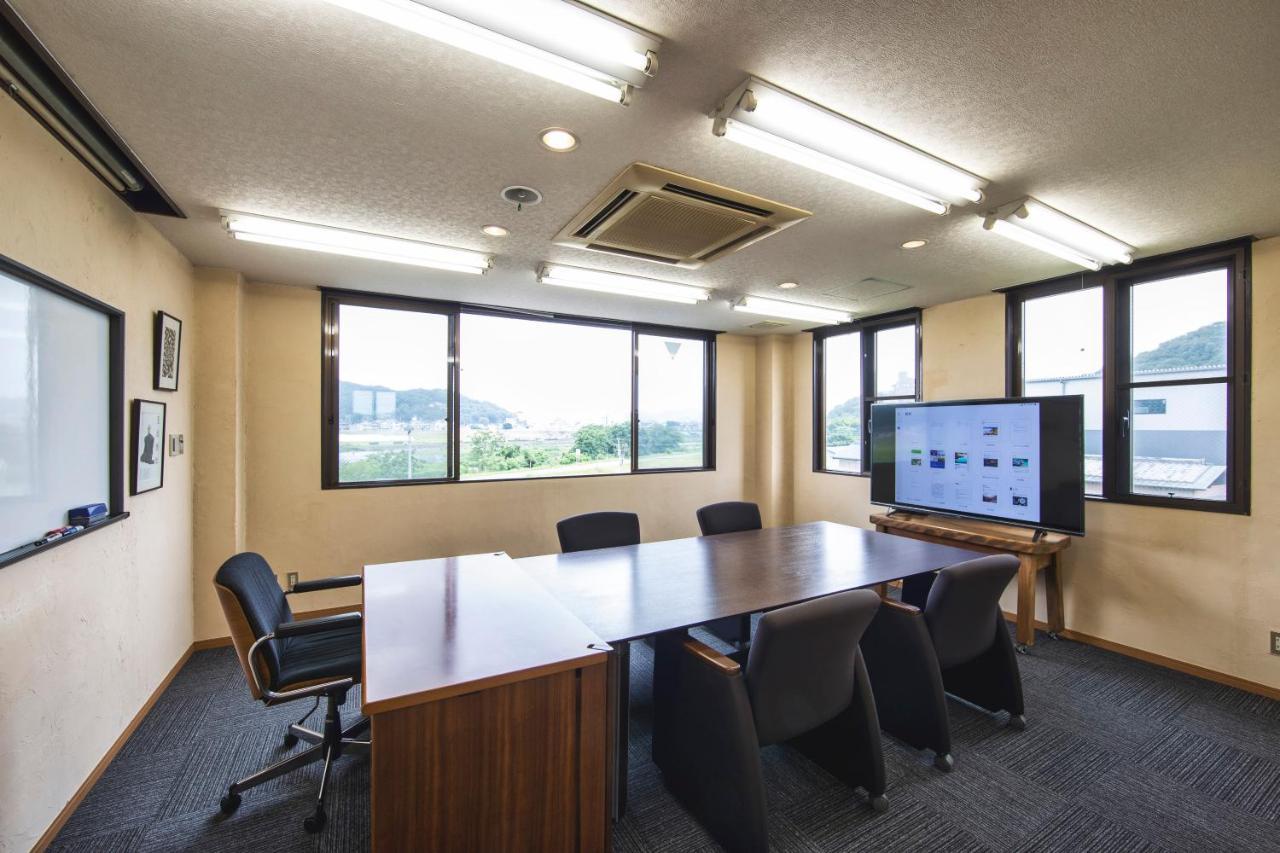 Business Hotel New Daiei Асікаґа Екстер'єр фото